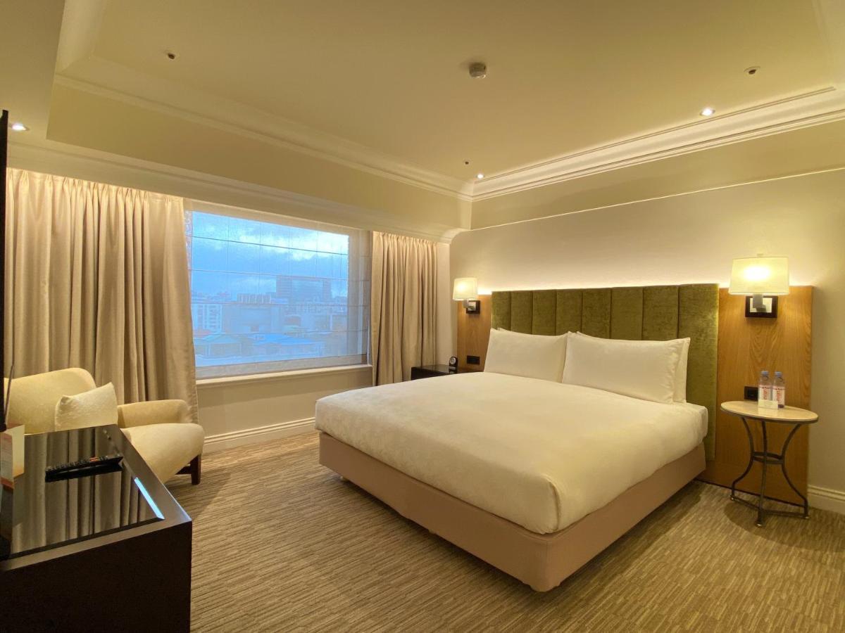 The Sherwood Tajpej Kültér fotó A bedroom at the hotel