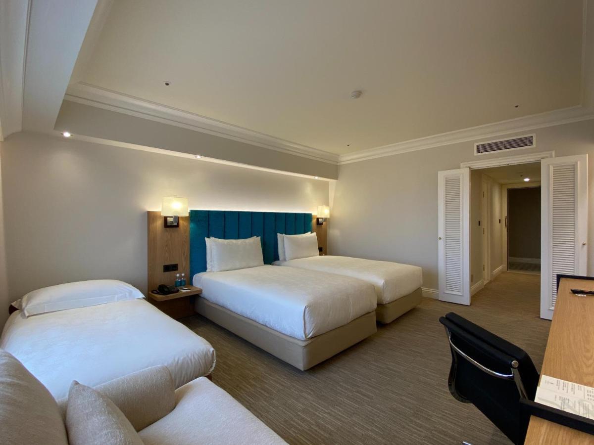 The Sherwood Tajpej Kültér fotó A room at the hotel