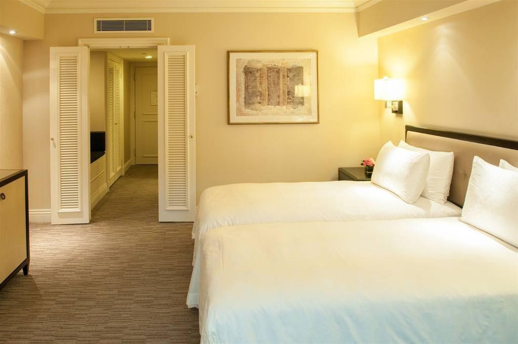 The Sherwood Tajpej Kültér fotó A room at the hotel